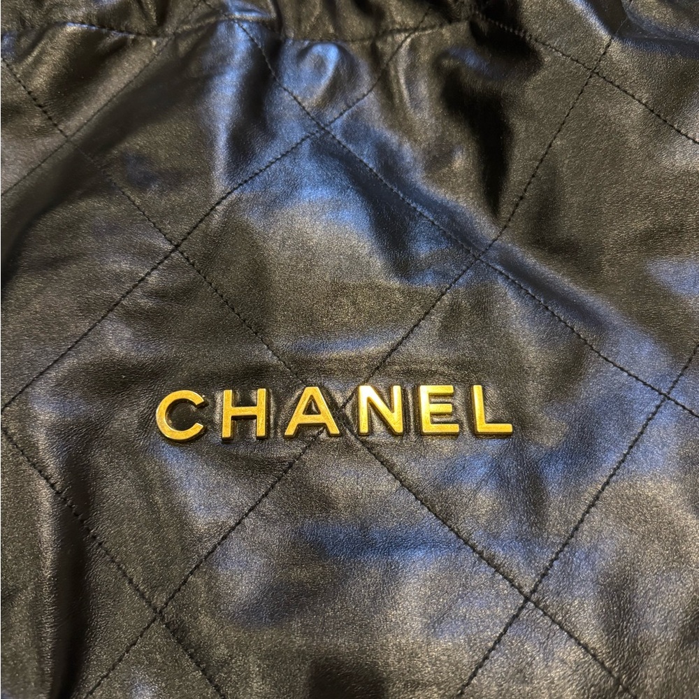 Chanel 22 Hobo Black Chain Shoulder Bag - Picture 2 of 14